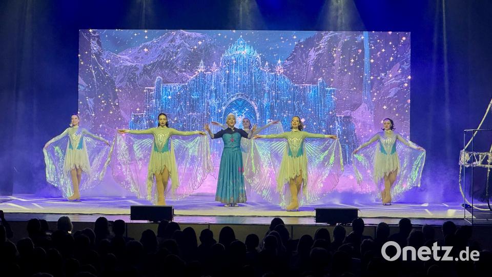 Die aufwändige Musik-Show brilliert nicht nur mit Live-Gesang, Akrobatik und Tanz, sondern auch mit aufwändigen Kostümen. Bild: mgo