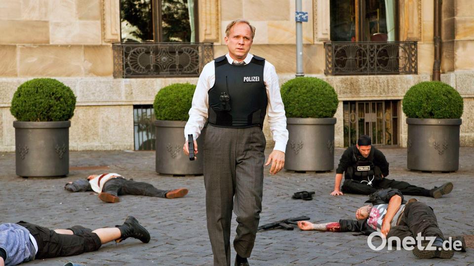 Leichen, Leichen, Leichen: Kommissar Felix Murot als LKA-Ermittler (Ulrich Tukur) in einer Szene der „Tatort“-Folge „Im Schmerz geboren“, die 2015 einen Grimme-Preis bekam. (Archivbild) Bild: picture alliance / dpa