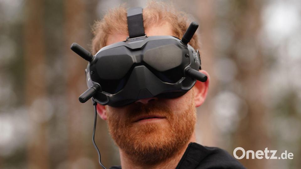 Bei seinem Besuch in Butscha testete Harry neue Technologien im Kampf gegen Landminen. Bild: -/Halo Trust/dpa