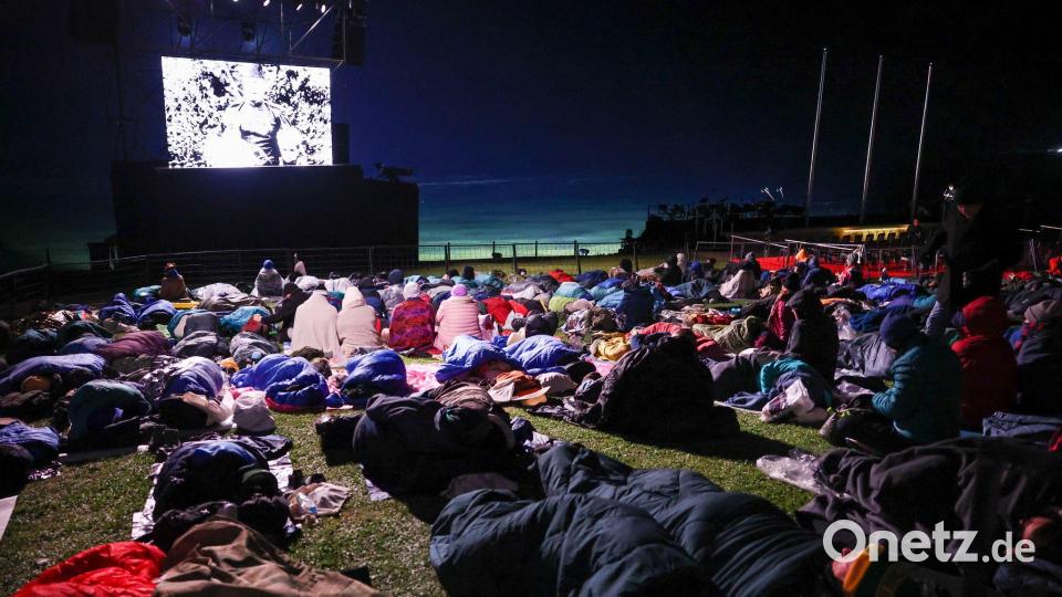 Anzac Cove bei Canakkale: Gänsehaut-Moment am Strand – Gedenkgottesdienst erinnert an die Landung des ANZAC 1915 Bild: Sercan Ozkurnazli/DIA Photo/AP/dpa