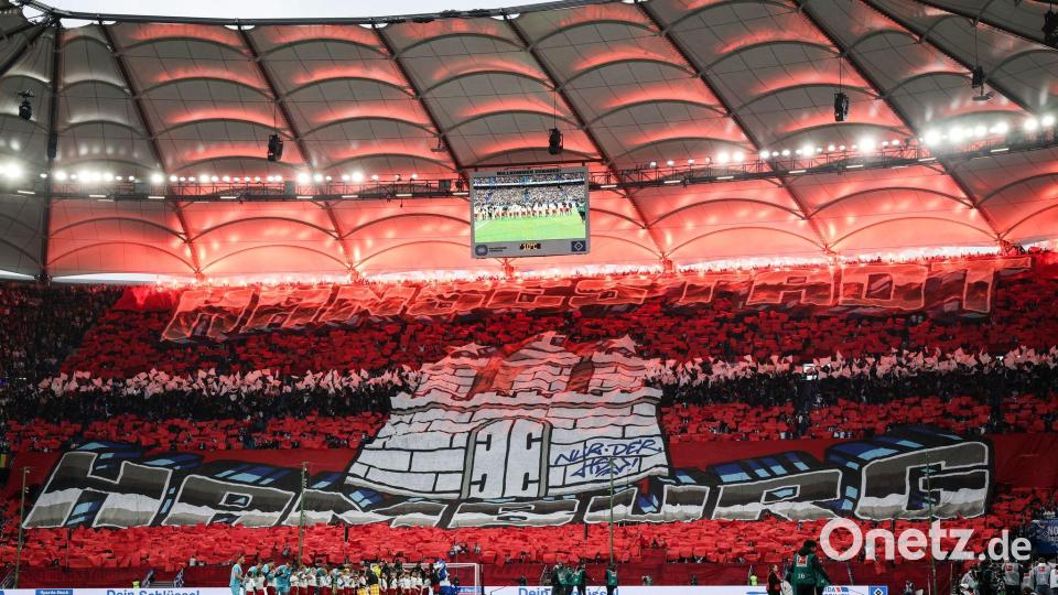 Hamburg-Choregraphie der HSV-Fans vor dem Spiel. Bild: Christian Charisius/dpa