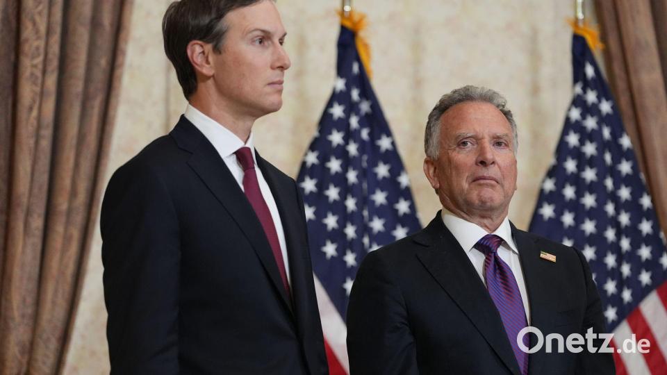 Bleiben nun doch zu Hause: Jared Kushner und Steve Witkoff reisen nicht nach Pakistan. (Archivbild) Bild: Jacquelyn Martin/POOL AP/dpa
