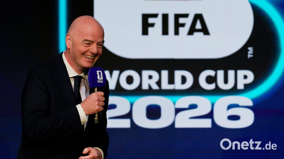 Der FIFA-Chef sieht sich viel Kritik ausgesetzt, auch von den WM-Teilnehmern. (Archivbild) Bild: Chris Carlson/AP/dpa