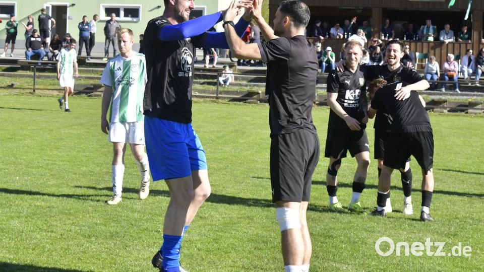 FC Furth im Wald - FC Amberg 1:2
Fußball Bezirksliga Nord
Saison 2025/26
Bild: Hubert Ziegler Bild: Hubert Ziegler