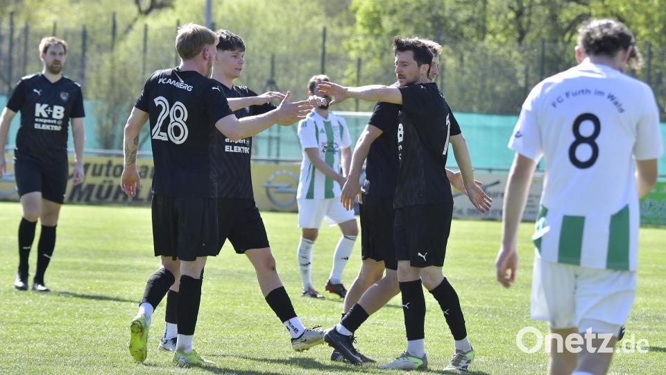 FC Furth im Wald - FC Amberg 1:2
Fußball Bezirksliga Nord
Saison 2025/26
Bild: Hubert Ziegler Bild: Hubert Ziegler