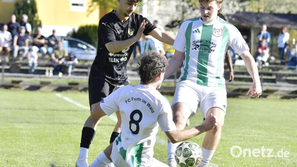 FC Furth im Wald - FC Amberg 1:2
Fußball Bezirksliga Nord
Saison 2025/26
Bild: Hubert Ziegler Bild: Hubert Ziegler