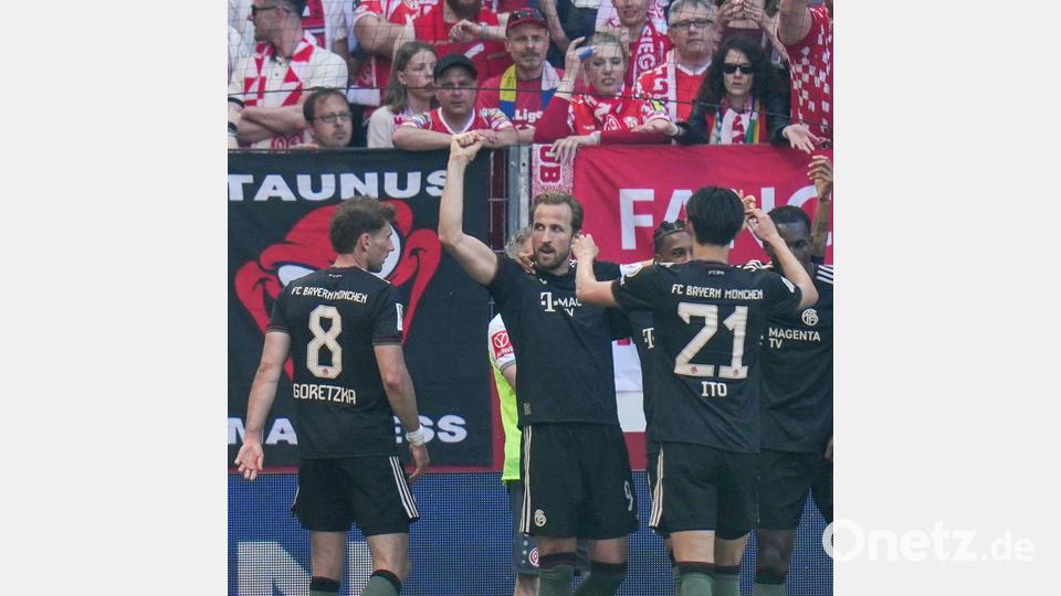 Sorgte für den Siegtreffer: Harry Kane (M). Bild: Thomas Frey/dpa