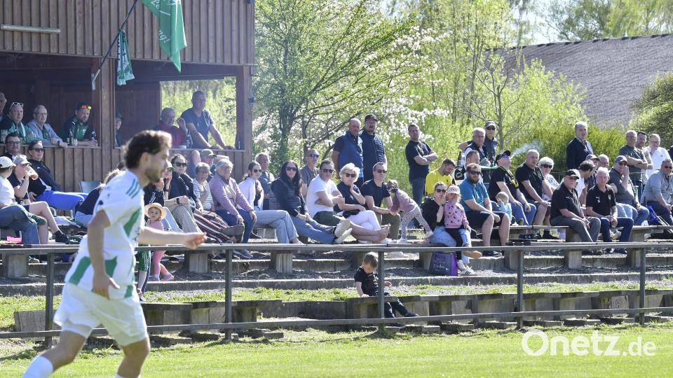 FC Furth im Wald - FC Amberg 1:2
Fußball Bezirksliga Nord
Saison 2025/26
Bild: Hubert Ziegler Bild: Hubert Ziegler