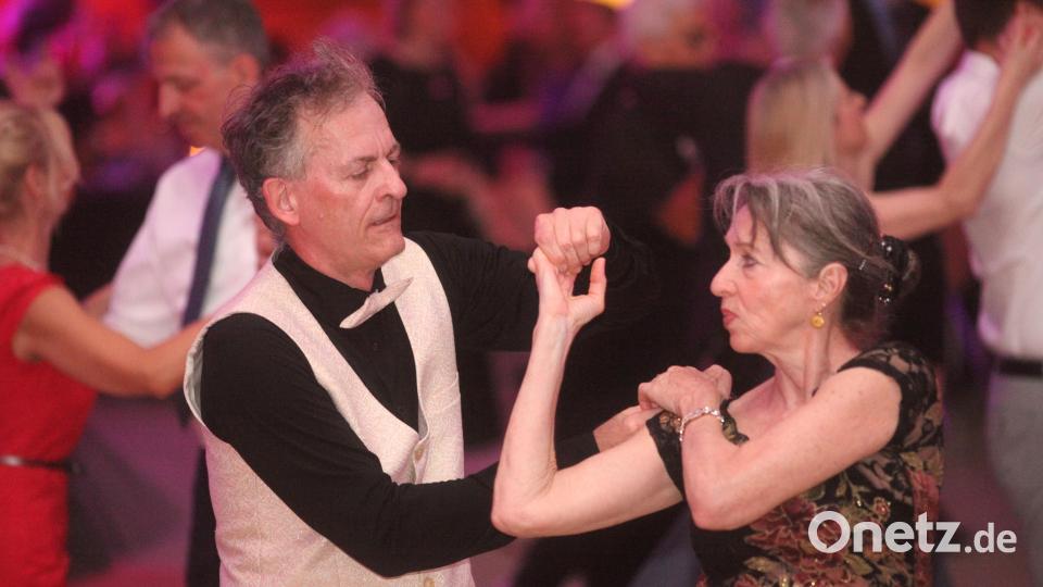 "Schwandorf tanzt" war das Motto des Stadtballs in der Oberpfalzhalle. Bild: Hirsch