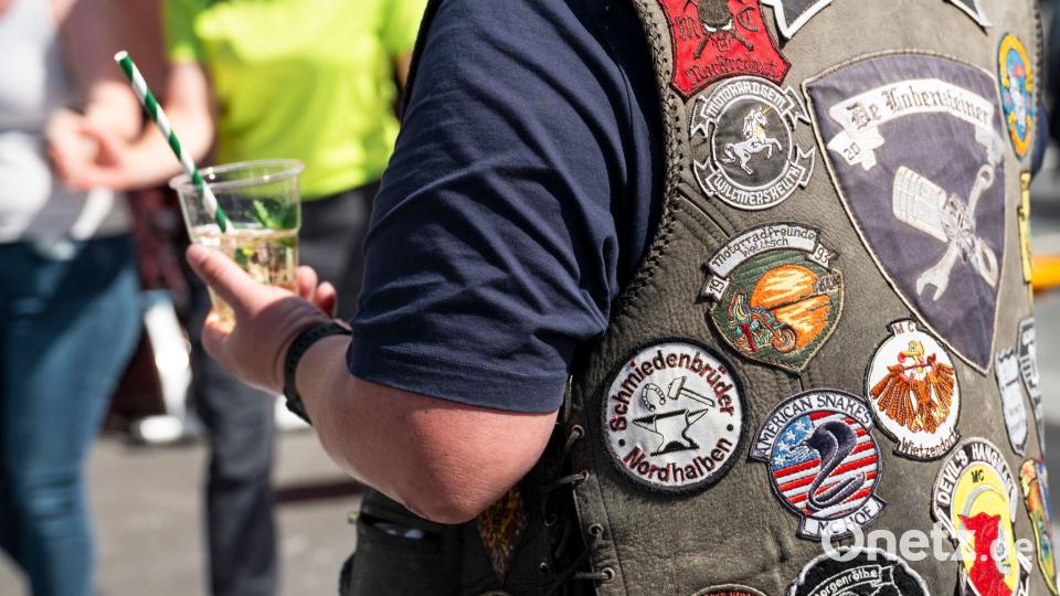 Tausende Biker kommen traditionell zum Saisonauftakt nach Kulmbach. Bild: Daniel Vogl/dpa