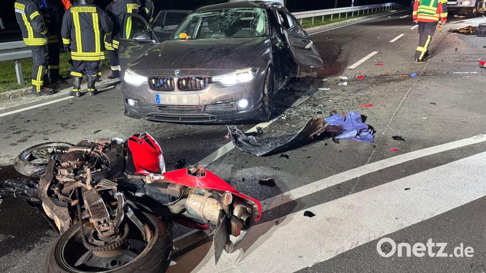 Bei dem Zusammenstoß starb der Motorradfahrer, vier Autoinsassen wurden verletzt. Bild: Kevin Weddig/NEWS5/dpa