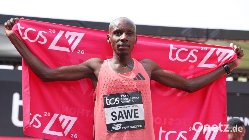 Sabastian Sawe durchbrach die Zwei-Stunden-Schallmauer im Marathon. Bild: Ian Walton/AP/dpa