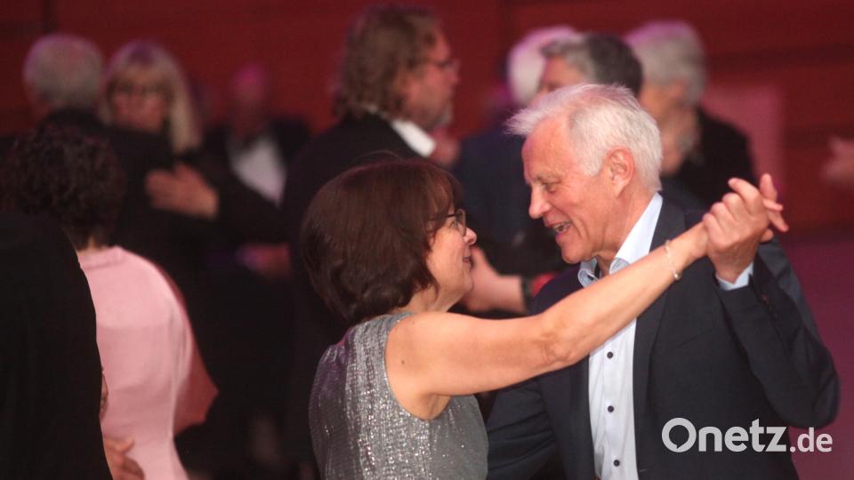 Vergnügte Gäste schwangen das Tanzbein. Bild: Hirsch