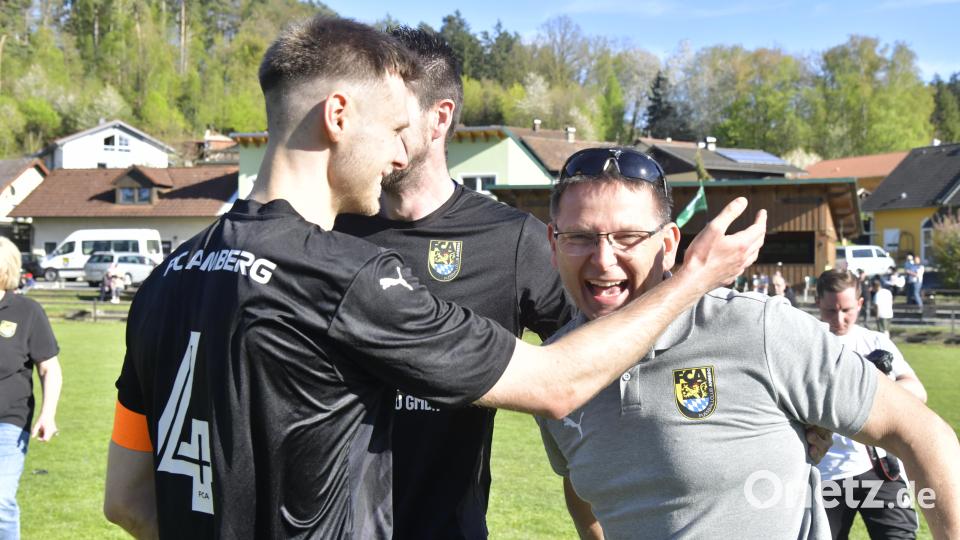 FC Furth im Wald - FC Amberg 1:2
Fußball Bezirksliga Nord
Saison 2025/26
Bild: Hubert Ziegler Bild: Hubert Ziegler