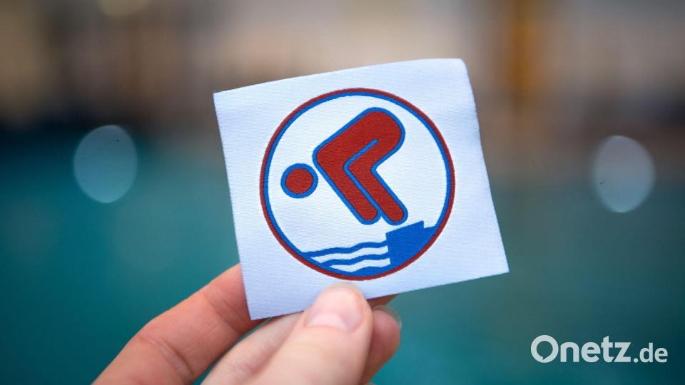 Ein Erfolg: Im vergangenen Jahr wurden fast 100.000 Schwimmabzeichen ausgegeben. (Symbolbild) Bild: Sina Schuldt/dpa