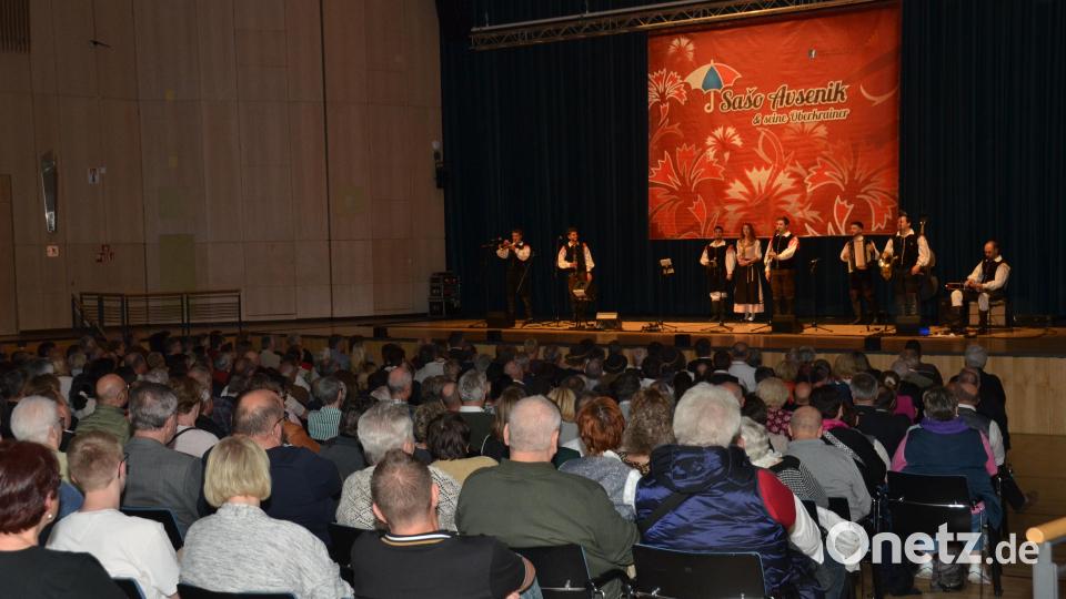 Das Konzert von Sašo Avsenik in Weiden machte viele Zuhörer glücklich. Der Oberkrainer-Sound ist unverwechselbar. Bild: dob