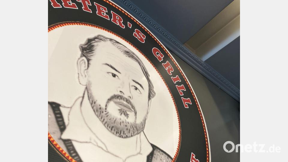 Mit der Currywurst-Bude hat Förster in Kenia seinem verstorbenen Opa ein kulinarisches Denkmal gesetzt. Bild: Eva Krafczyk/dpa