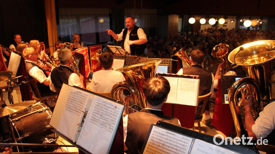 Die Thanhauser Blasmusik mit "Aus Böhmen kommt die Musik". Bild: Konrad Rosner