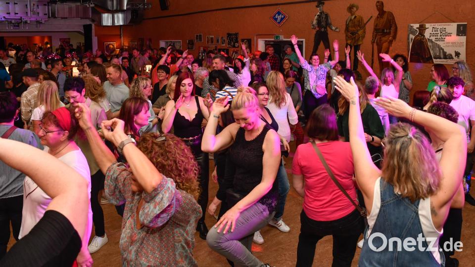 Ausgelassene Stimmung im Capitol als "Herzkammer" des Kneipen- und Disco-Revivals in Sulzbach-Rosenberg. Archivbild: Petra Hartl