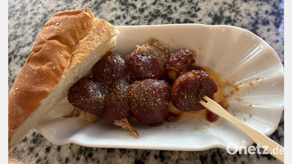 Currywurst ist in Kenia bisher unbekannt gewesen. Bild: Eva Krafczyk/dpa