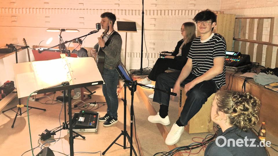 Für die passende musikalische Atmosphäre sorgte die Gruppe „Heaven's Beat“ aus Parkstein. Bild: lep