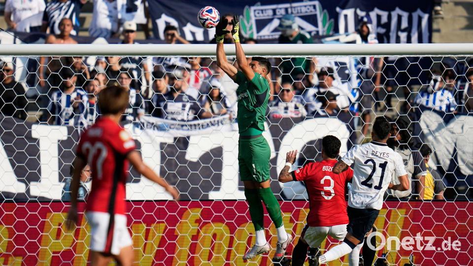 Bei der Club-WM schied Andrada mit dem CF Monterrey gegen Borussia Dortmund aus. (Archivbild) Bild: Gregory Bull/AP/dpa