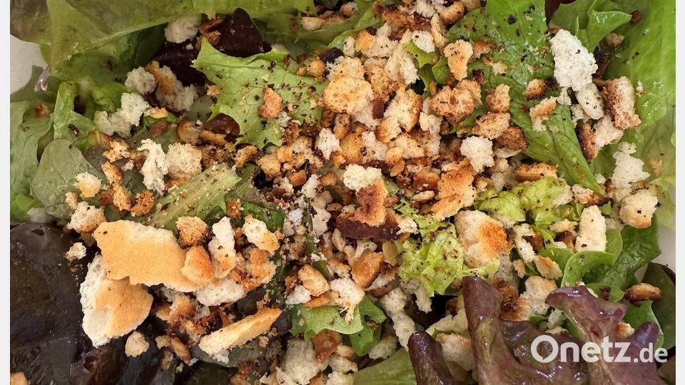 Salat mit Croûtons. Bild: Ilse Hauer