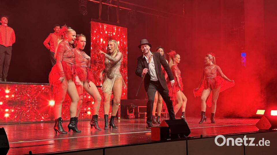 Sinnliche Nachtclub-Tanzeinlagen zu „Moulin Rouge“ Bild: mgo