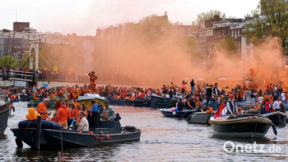 In Amsterdam wird am "Koningsdag" der Geburtstag des niederländischen Königs Willem-Alexander gefeiert. Bild: Peter Dejong/AP/dpa