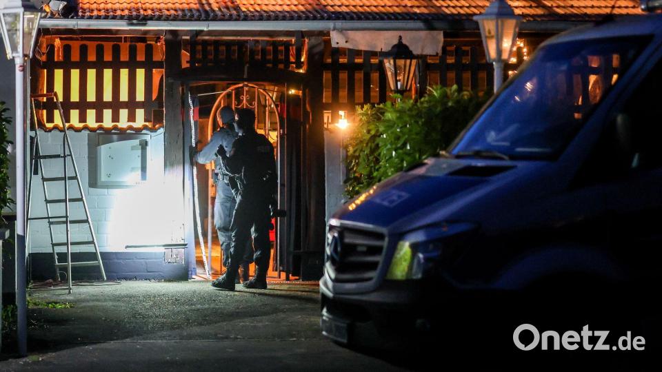 1.200 Polizisten sind bei der Razzia im Einsatz. Bild: Christoph Reichwein/dpa