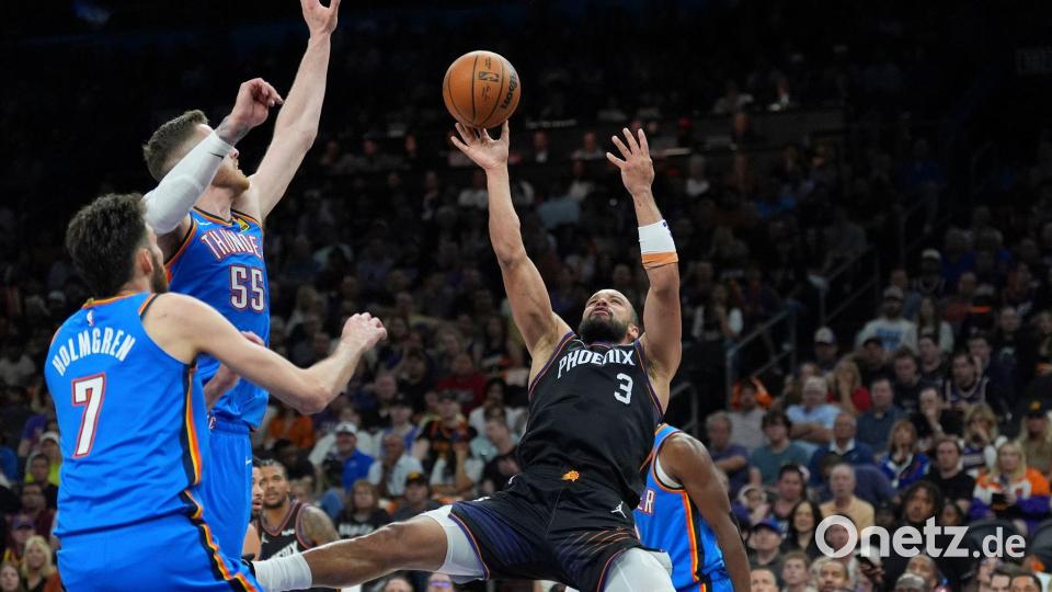 Der Meister ist eine Runde weiter: Die Oklahoma City Thunder gewannen alle vier Spiele gegen Phoenix. Bild: Ross D. Franklin/AP/dpa