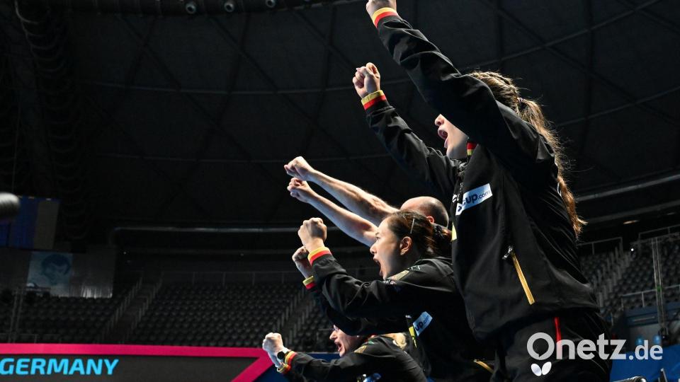 Teamgeist bei der Team-EM: Die deutschen Frauen während des Finales gegen Rumänien. (Archivbild) Bild: Manfred Schillings/dpa