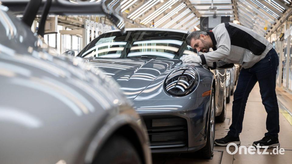 Porsche hat zu Jahresbeginn weniger Autos verkauft. (Archivbild) Bild: Marijan Murat/dpa