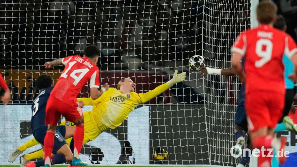 Das letzte Tor des Abends, das den Bayern Hoffnung macht: Luis Díaz trifft zum 4:5-Endstand. Bild: Christophe Ena/AP/dpa