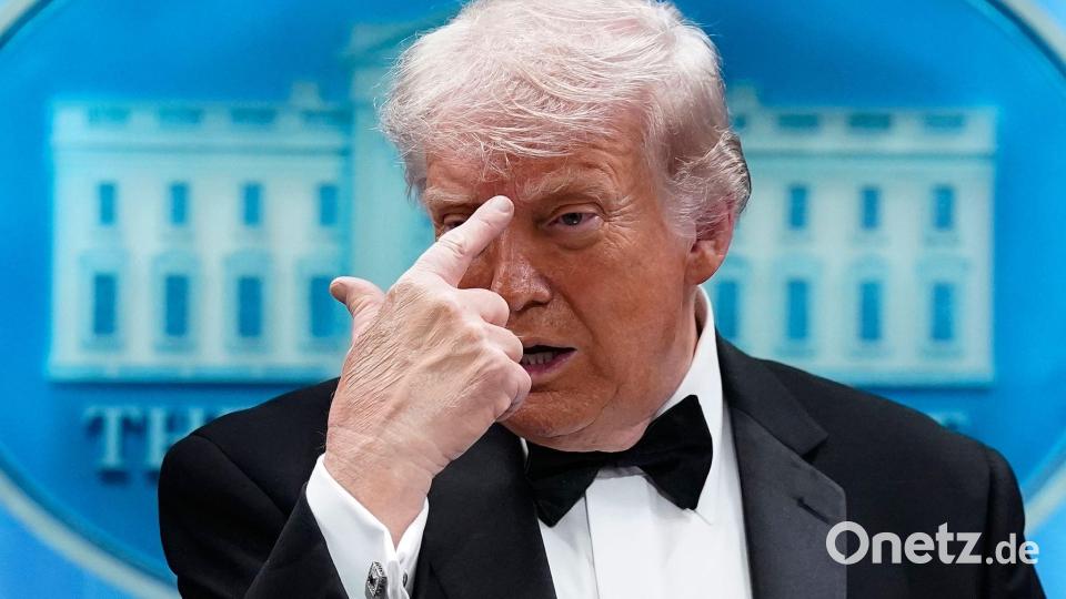 Der US-Präsident und die Verschwörungserzählungen: Immer wieder wird spekuliert. Bild: Jose Luis Magana/AP/dpa