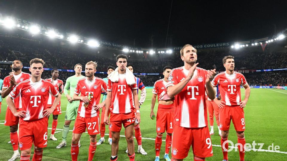Die Bayern-Profis um Torjäger Harry Kane (vorne) bedanken sich bei den mitgereisten Fans für die Unterstützung im Prinzenpark. Bild: Federico Gambarini/dpa