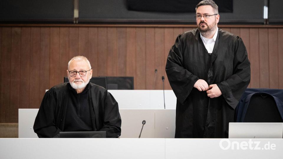Auch die Nebenklage ist überzeugt von der Schuld der Angeklagten. Bild: Sina Schuldt/dpa