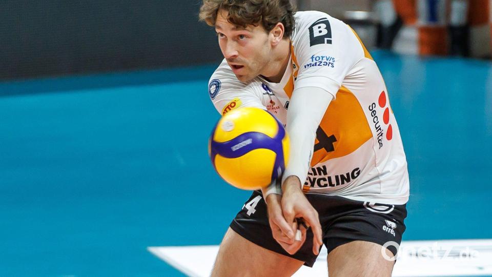 Kyle Dagostino und die BR  Volleys haben im zweiten Spiel der Finalserie Heimrecht. (Archivbild) Bild: Andreas Gora/dpa