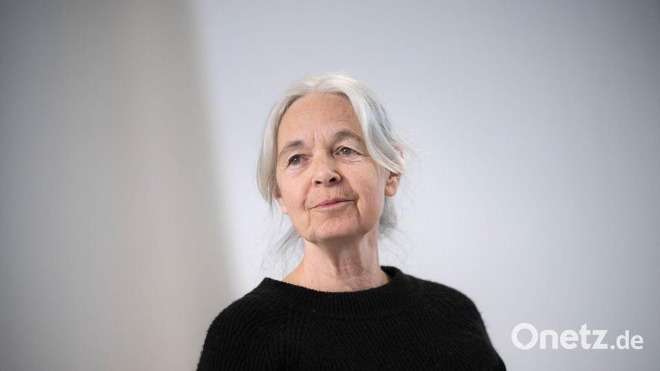 Die Angeklagte, Daniela Klette, verfolgte die Verhandlung aufmerksam. (Archivbild) Bild: Sina Schuldt/dpa