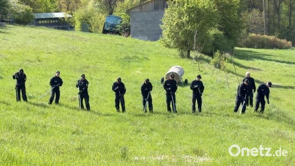 Die Polizisten suchen einen 18-Jährigen - und vermuten ein Gewaltverbrechen. (Archivbild) Bild: Michaela Johannsen/dpa