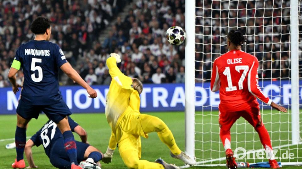 Nach einem Supersolo von Bayerns Michael Olise (r) landet der Ball am Pfosten. Bild: Federico Gambarini/dpa