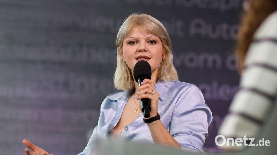 Für den „Video-Podcast des Jahres“ nominiert: Autorin Sophie Passmann. Bild: Jan Woitas/dpa