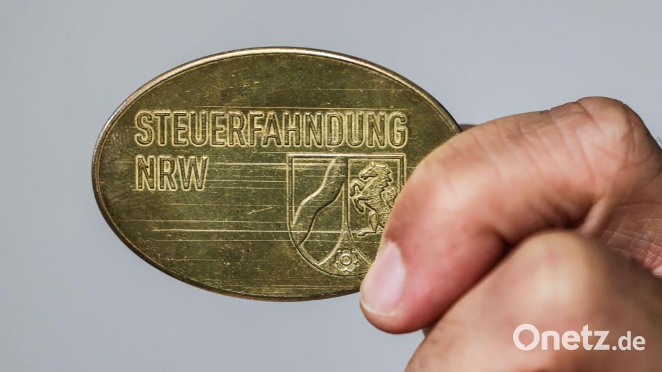 Mehr als 100 Steuerfahnder rückten aus (Symbolbild) Bild: Oliver Berg/dpa