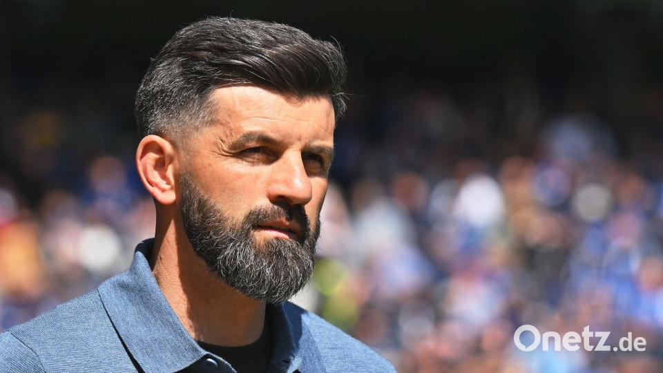 Schalke-Trainer Miron Muslic hat einen Appell an die Fans gerichtet. Bild: Swen Pförtner/dpa