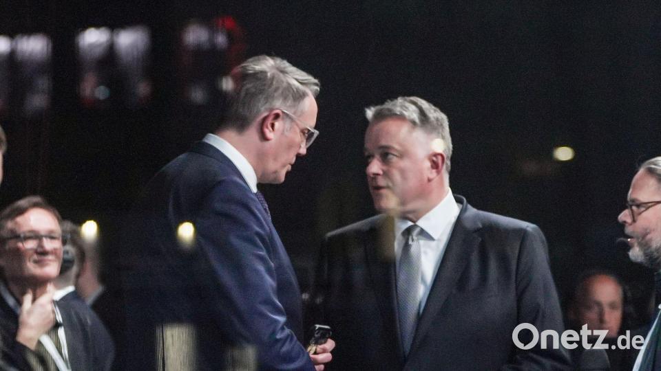 Die Verhandlungsführer Alexander Schweitzer (SPD/links) und Gordon Schnieder (CDU) sind übereingekommen. (Archivbild) Bild: Andreas Arnold/dpa