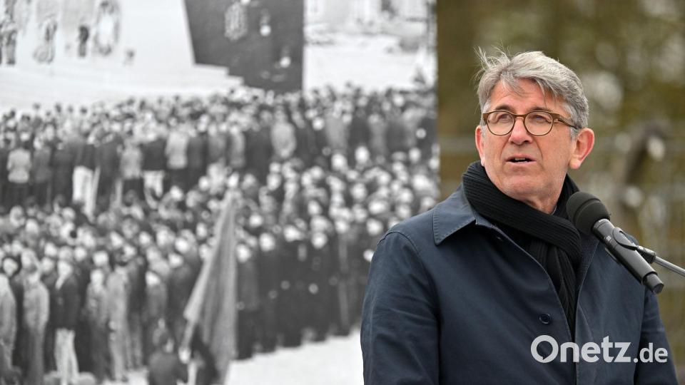 Auch beim Gedenken an den Jahrestag der Befreiung des früheren KZ Buchenwald gab es Protest gegen Weimer. (Archivbild) Bild: Martin Schutt/dpa