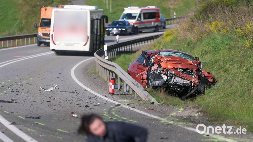Bei dem Unfall starb eine Frau, weitere Menschen wurden leicht verletzt. Bild: Thomas Frey/dpa