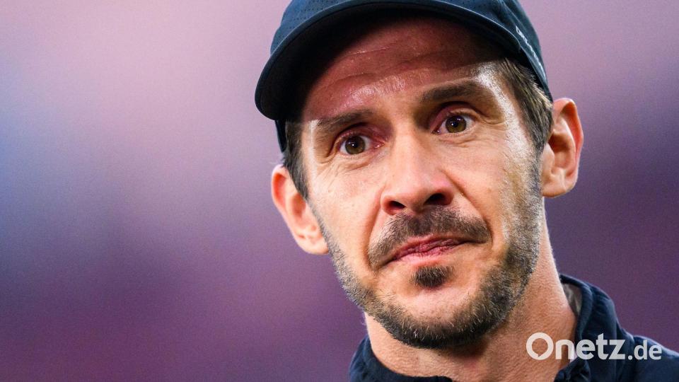 Freut sich auf die besondere Kulisse: SC-Trainer Julian Schuster. (Archvibild) Bild: Tom Weller/dpa