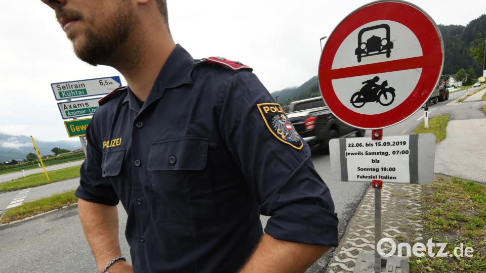 Aus dem Grund wurden auch Fahrverbote für den Durchgangsverkehr verhängt. (Archivbild) Bild: Angelika Warmuth/dpa