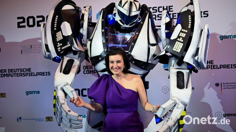 Digitalministerin Dorothee Bär (CSU) verkündete den Hauptgewinner. Bild: Sven Hoppe/dpa